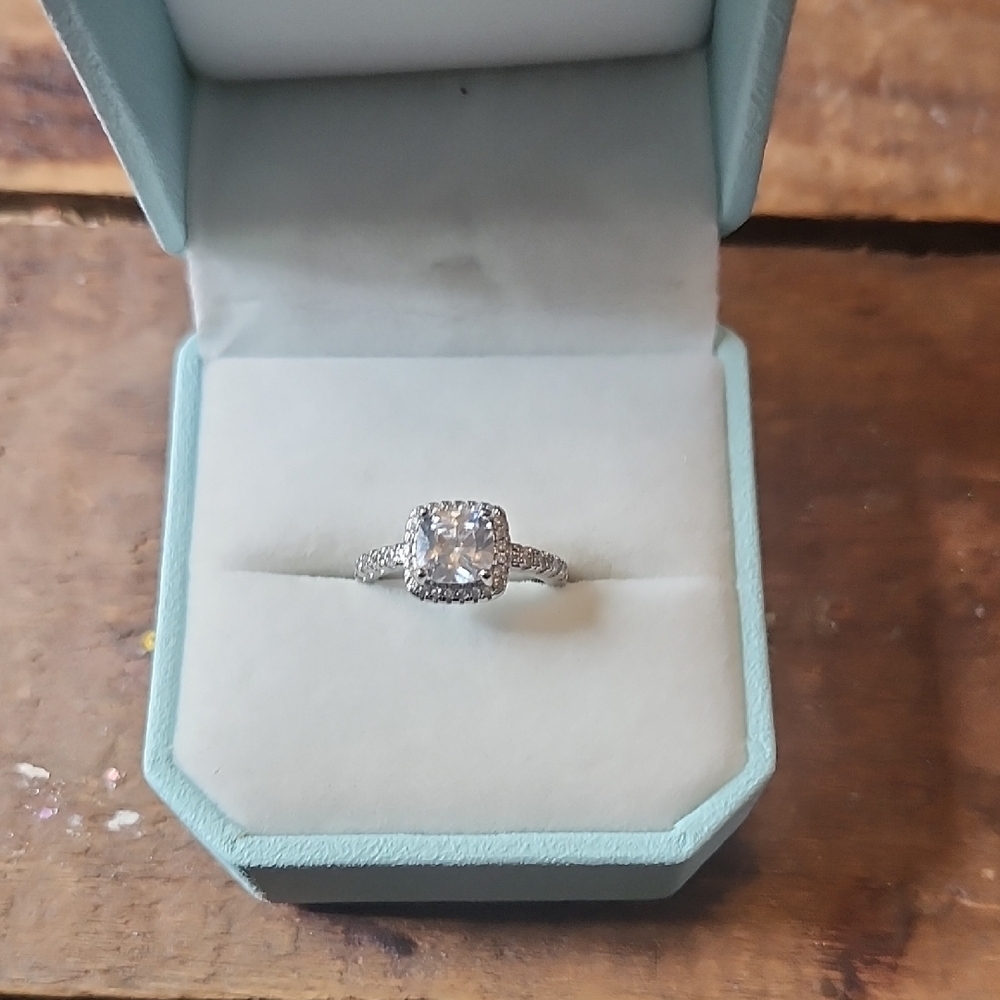 Elegant Silver Ring